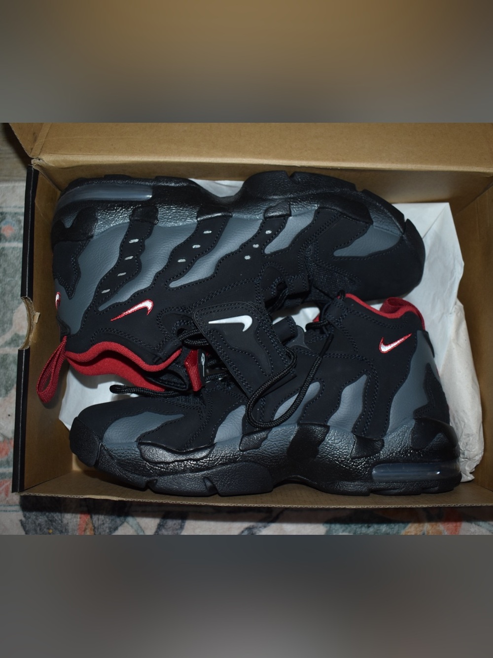 Nike Air DT Max ’96 Falcons Deion Sanders Black Red Men’s 8.5